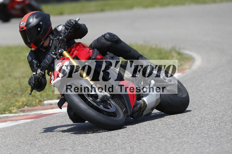 /27 12.06.2025 Ducati Schweiz Trackday Warmup  ADR/gelb-jeaune/32